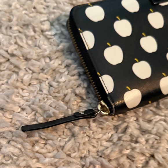 Kate Spade Black Wallet with Apple Print - Picture 3 of 11